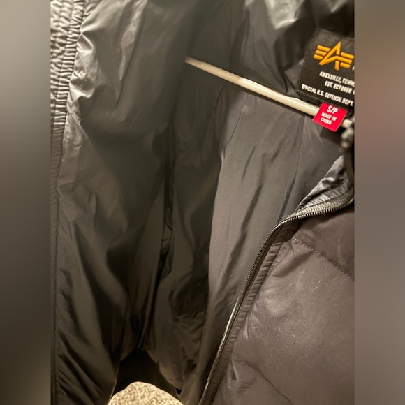 Alpha Industries  MA-1 QUILTED BOMBER JACKET BLACK - Picture 10 of 10